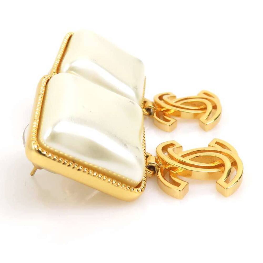 CHANEL Authentic White Pearl Earrings - Picture 4 of 11